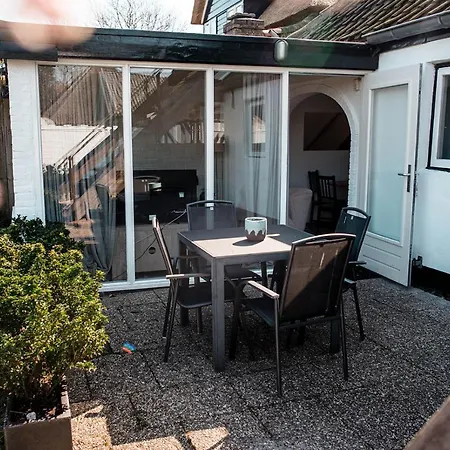 Diek 27 Apartment Den Hoorn (North Holland)