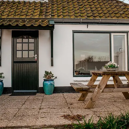 Diek 27 Farmhouse * Den Hoorn (North Holland)