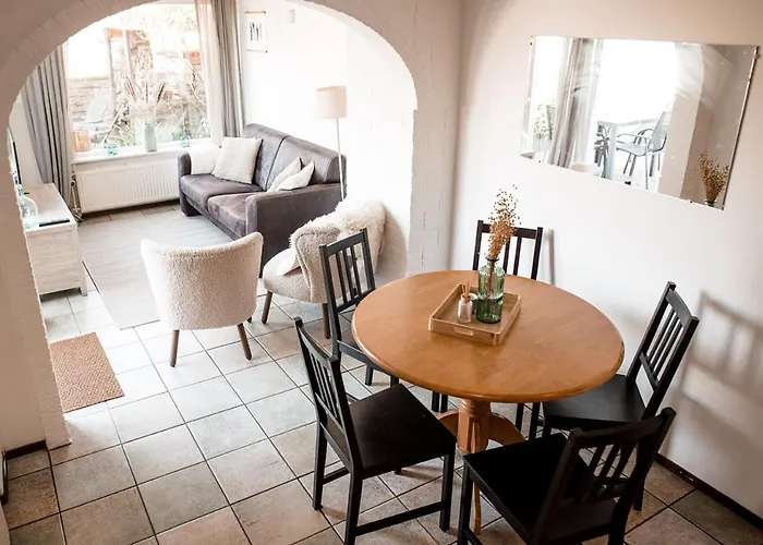 Diek 27 Farmhouse Den Hoorn (North Holland)