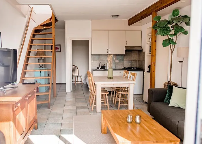 Diek 27 Farmhouse Den Hoorn (North Holland)