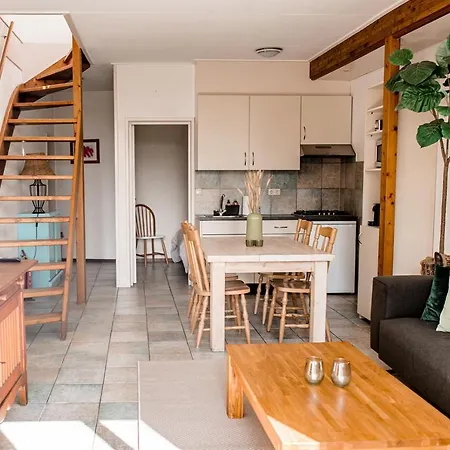 Diek 27 Farmhouse Den Hoorn (North Holland)